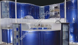 Кухня, изработена от МДФ с боя металик, плот – термо и водоустойчив.